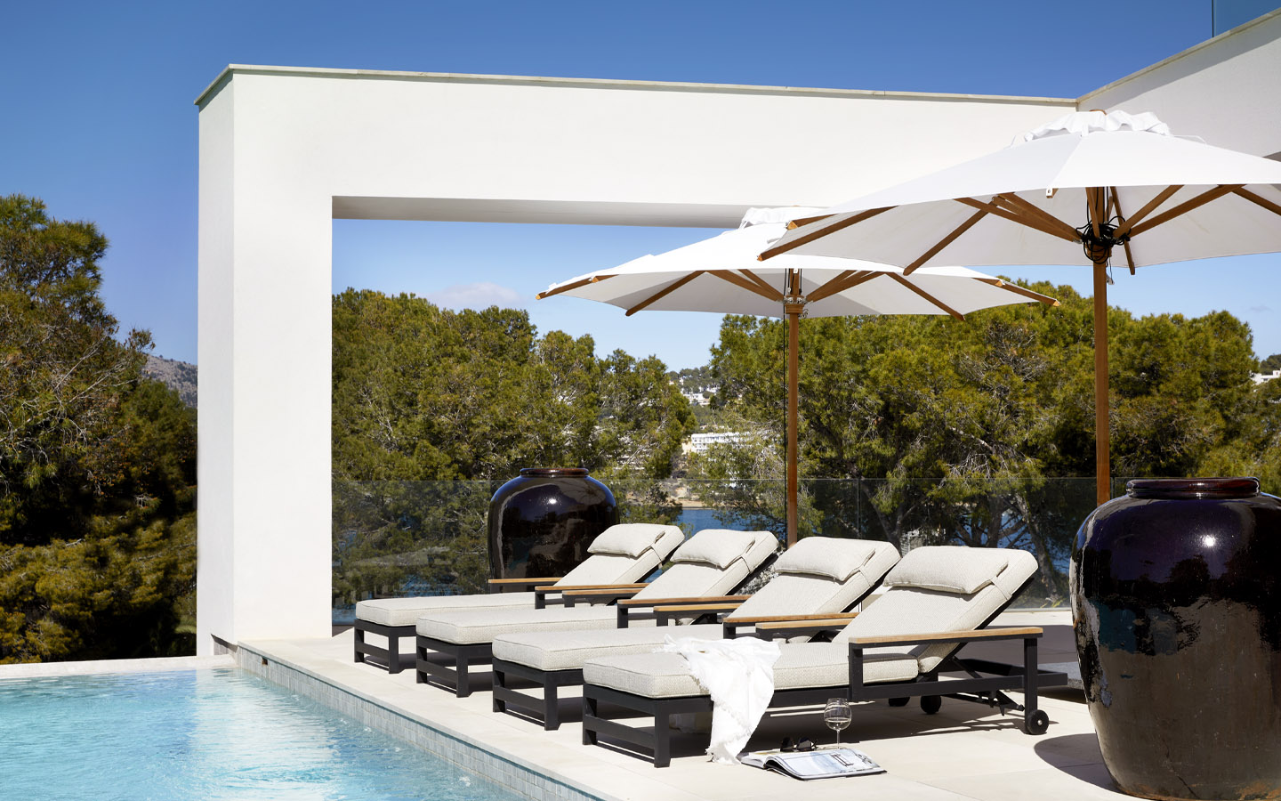 CÔTE D'AZUR HOMEBASE 22 Slettvoll design in coorporation with Palmallorca and Mallorca Homebase