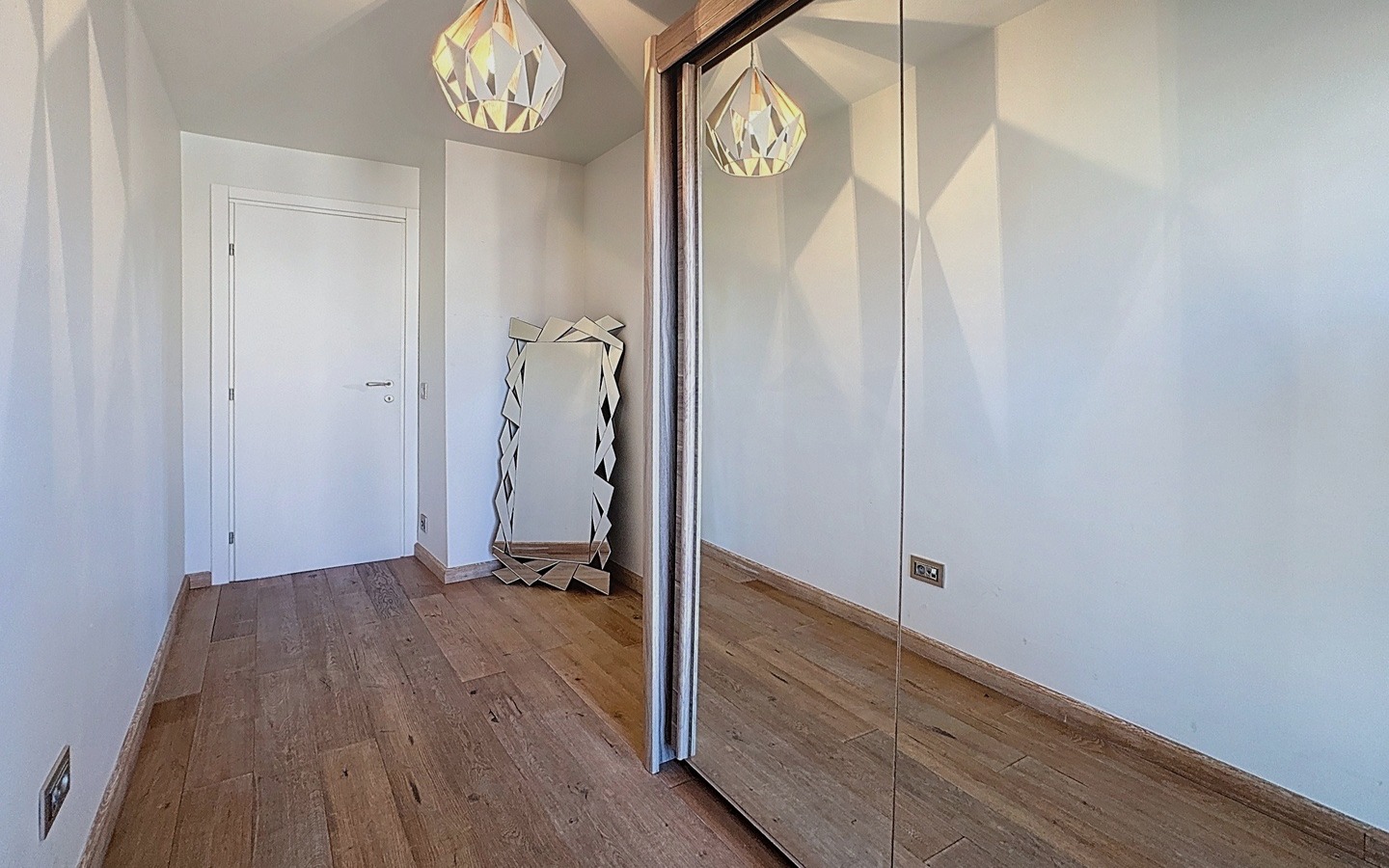 Croisette-Cote-dAzur-Homebase-16